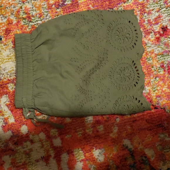 Adorable shorts from Earthbound size M - Picture 3 of 5